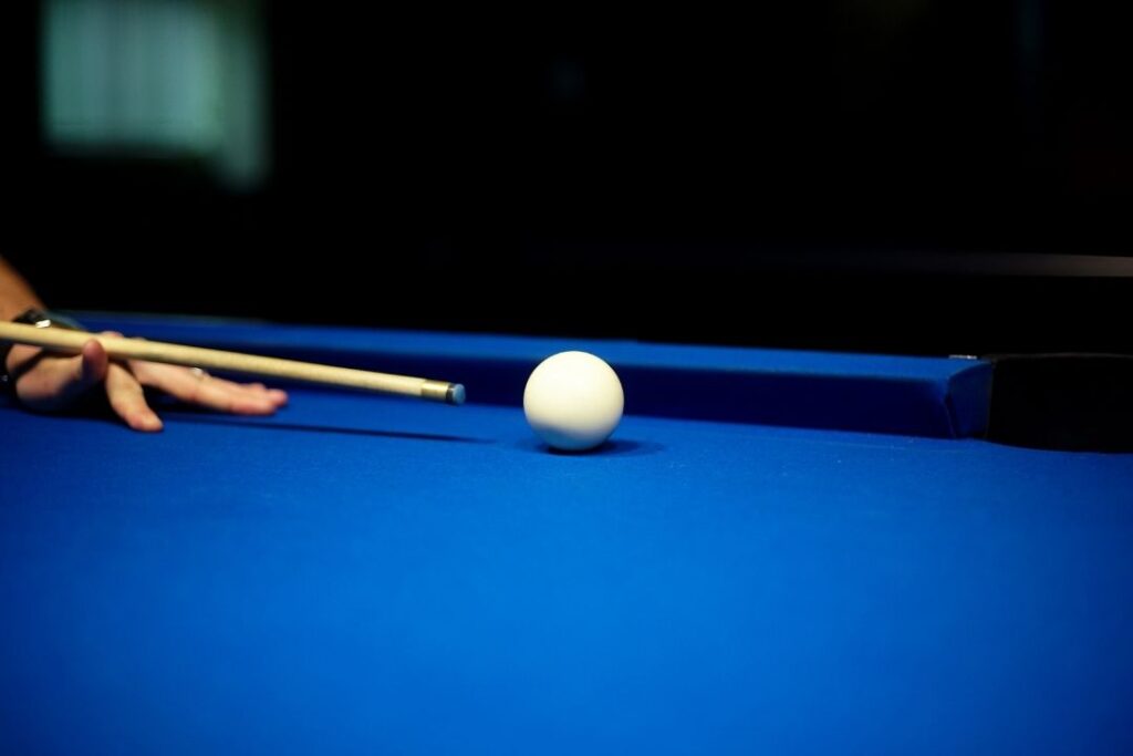 How to Hold a Pool Stick